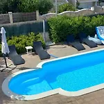 Matea Vica Apartman, *