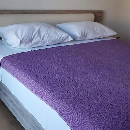 Apartamento Matea Vica Apartman, *